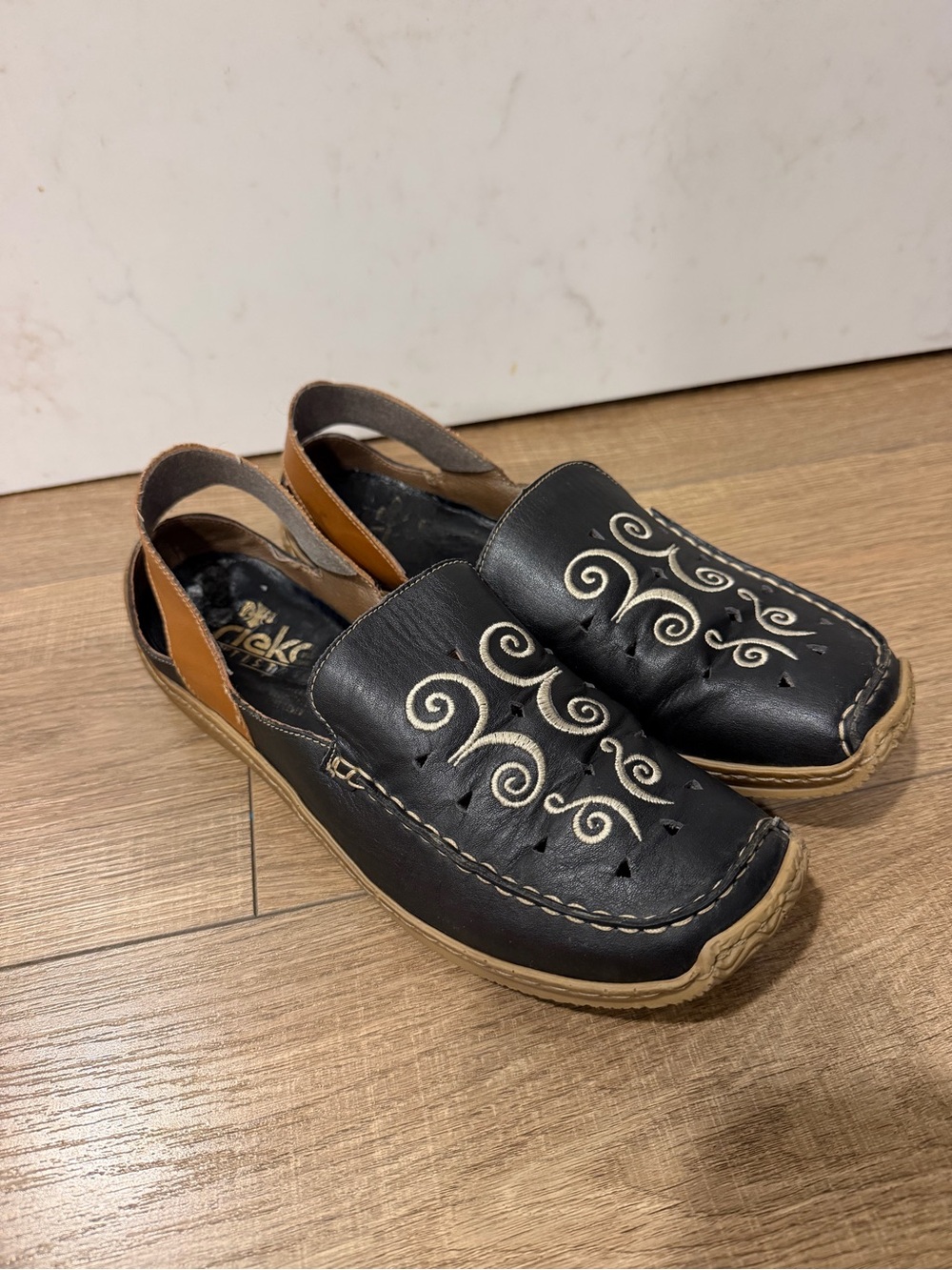 Rieker Black Leather Slingback Loafers with Tan Accents size 40 or US 9